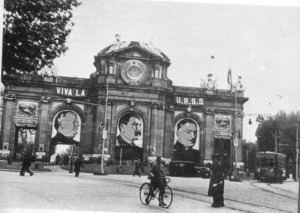 med_Puerta_deAlcala1937