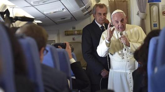 papa-francisco-avion--644x362