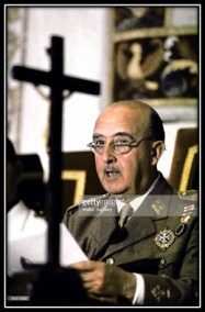General Franco y Crucifijo