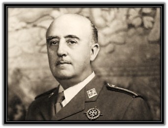 General Francisco Franco - medio cuerpo