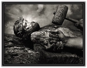 Jesús clavado en la cruz