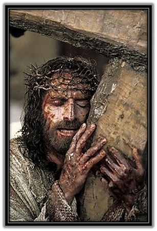 Jesús abrazado a la Cruz - 2