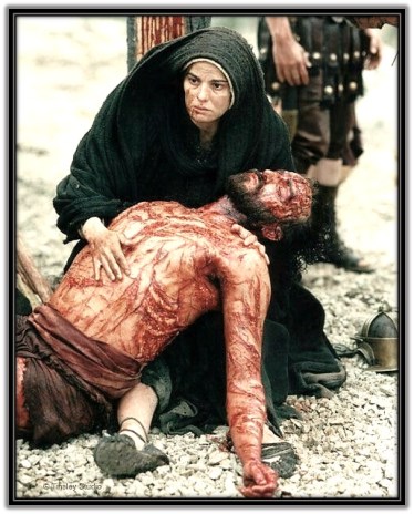 María con Jesús en brazos bajado de la Cruz