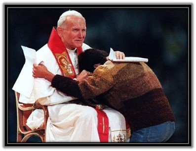 Juan Pablo II - con un joven