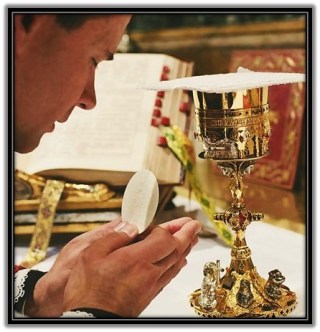 Consagración Cuerpo y Sangre de Cristo