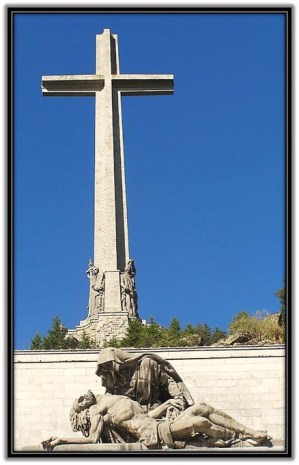Cruz Valle de los Caidos y Virgen Dolorosa