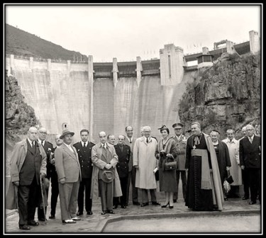 General Franco inagurando el pantano de Yesa